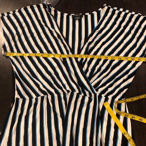 Michel Studio Collection Maxi Dress - Picture 8 of 13